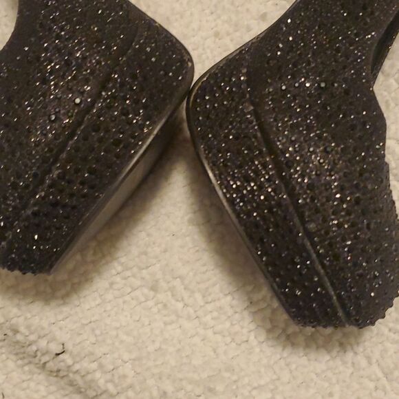 Pierre Dumas Women's Black Silver sparkly pumps - Picture 5 of 9